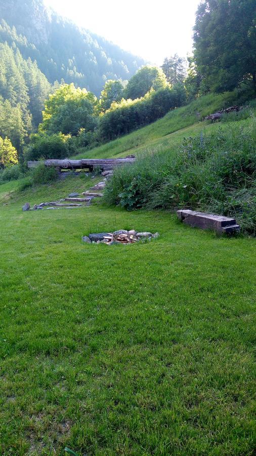 Bed and Breakfast Nuit A Pleiney Saint-Rhemy-En-Bosses Exterior foto