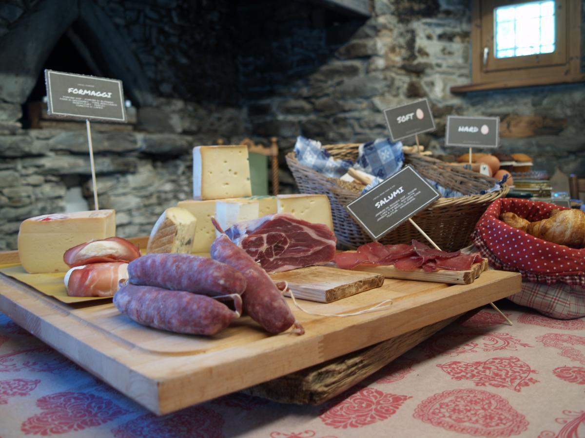 Bed and Breakfast Nuit A Pleiney Saint-Rhemy-En-Bosses Exterior foto