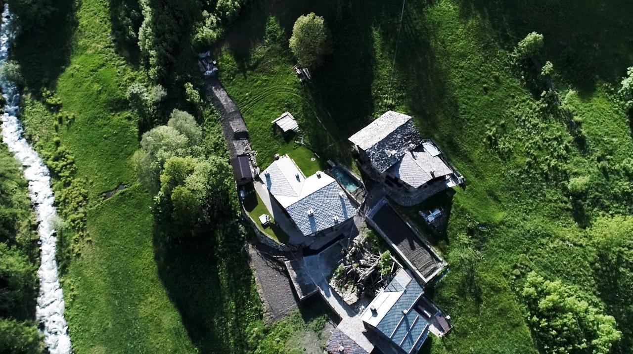 Bed and Breakfast Nuit A Pleiney Saint-Rhemy-En-Bosses Exterior foto