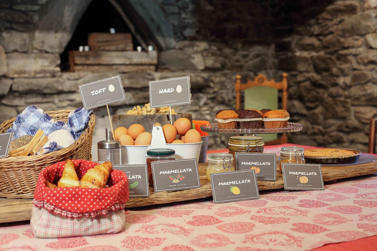 Bed and Breakfast Nuit A Pleiney Saint-Rhemy-En-Bosses Exterior foto