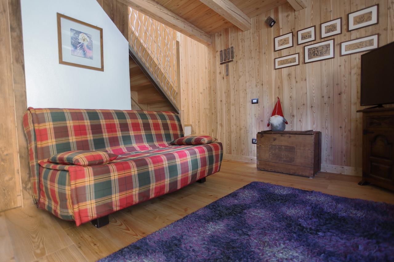 Bed and Breakfast Nuit A Pleiney Saint-Rhemy-En-Bosses Exterior foto