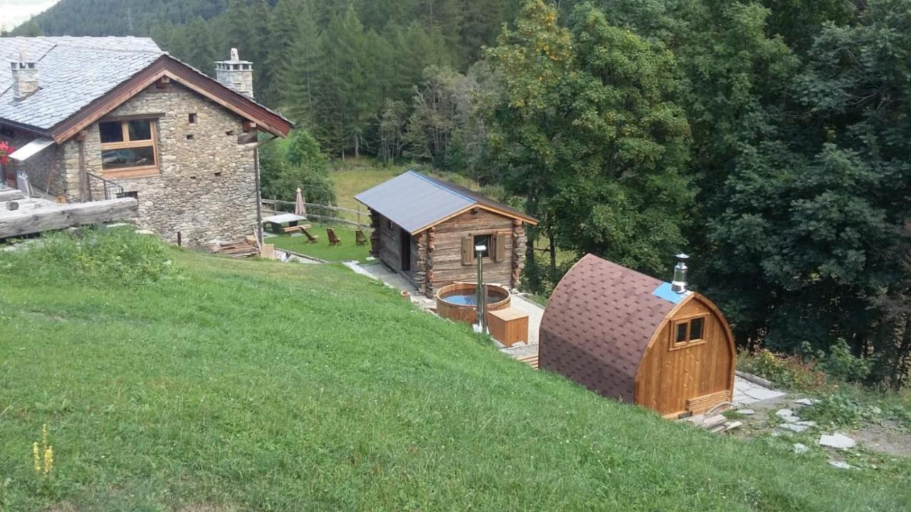 Bed and Breakfast Nuit A Pleiney Saint-Rhemy-En-Bosses Exterior foto